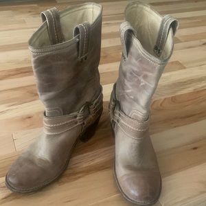 FRYE tan size 8 Harness Boot